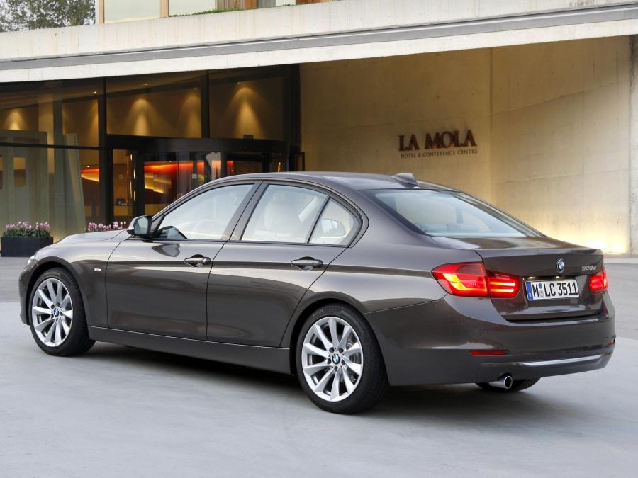  BMW 320d Sedan Modern Line 2012 года  (фото 5 из 16)